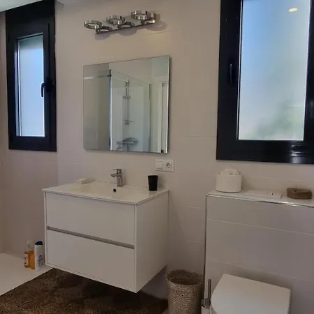 Casa Blanca Isla Roja