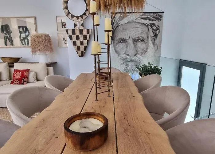 Casa Blanca Villa *